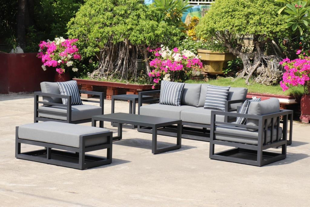 AluLux Hampton Elegance: Premium Black Aluminum Outdoor Lounge Set