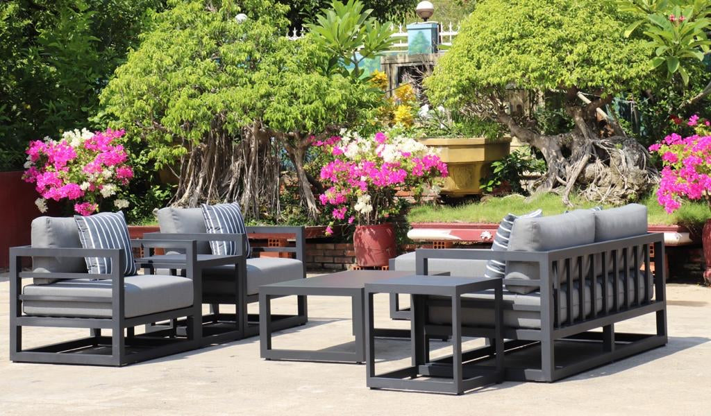 AluLux Hampton Elegance: Premium Black Aluminum Outdoor Lounge Set