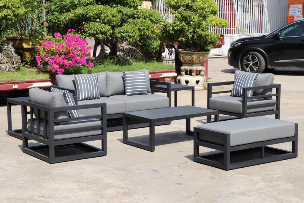 AluLux Hampton Elegance: Premium Black Aluminum Outdoor Lounge Set