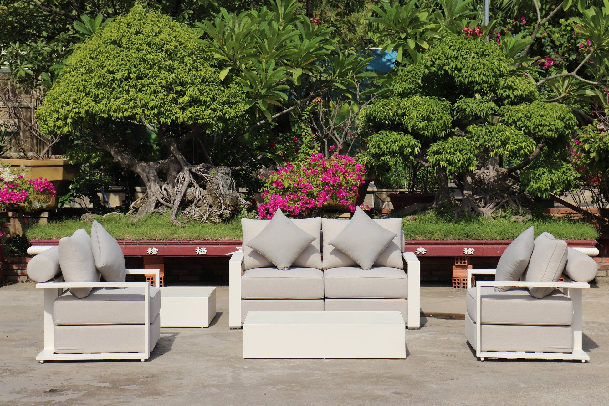 Executive 5 Piece Sofa Set: White Hampton Style with Industrial Aluminium Frame and Element-Resistant Fabric