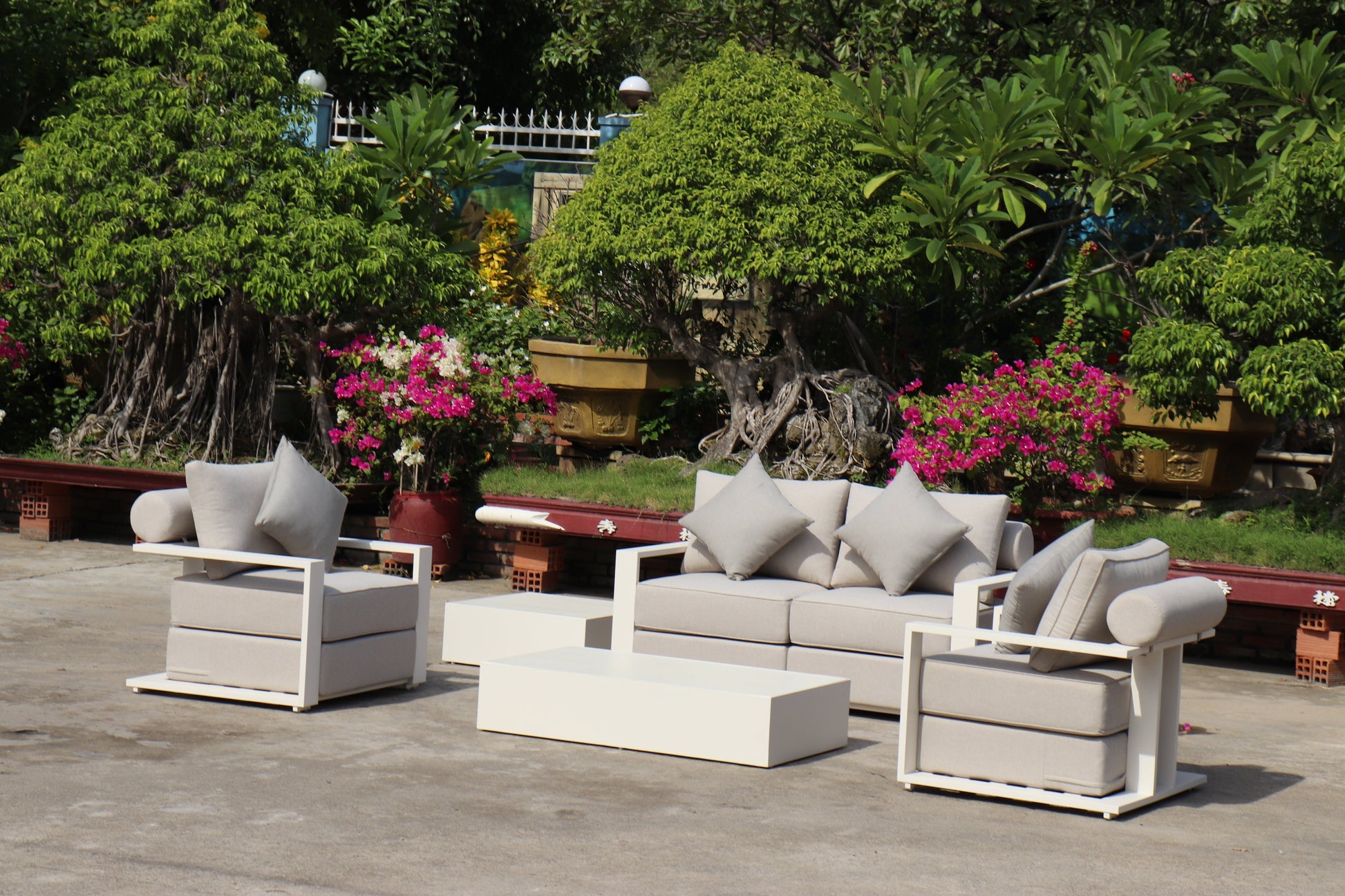 Executive 5 Piece Sofa Set: White Hampton Style with Industrial Aluminium Frame and Element-Resistant Fabric