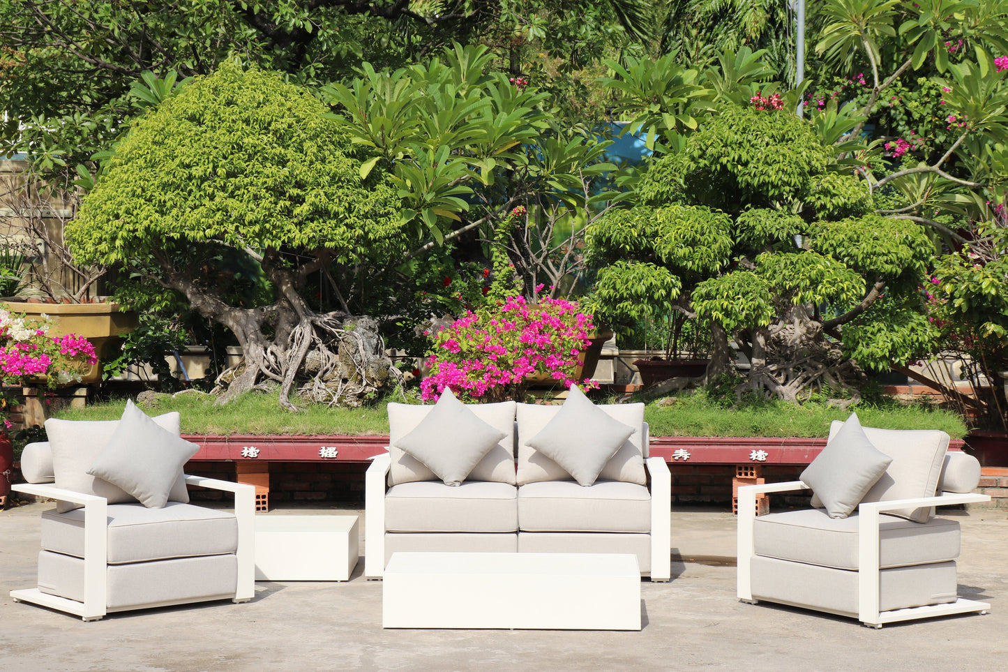 Executive 5 Piece Sofa Set: White Hampton Style with Industrial Aluminium Frame and Element-Resistant Fabric