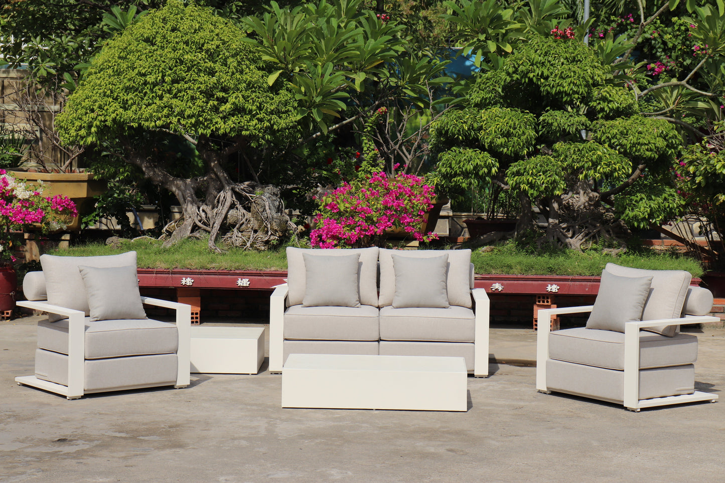 Executive 5 Piece Sofa Set: White Hampton Style with Industrial Aluminium Frame and Element-Resistant Fabric